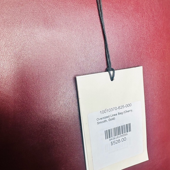 Cuyana Oversized Linea Bag • Smooth Leather • Cherry • MSRP $558 • Sold Out - Picture 10 of 11